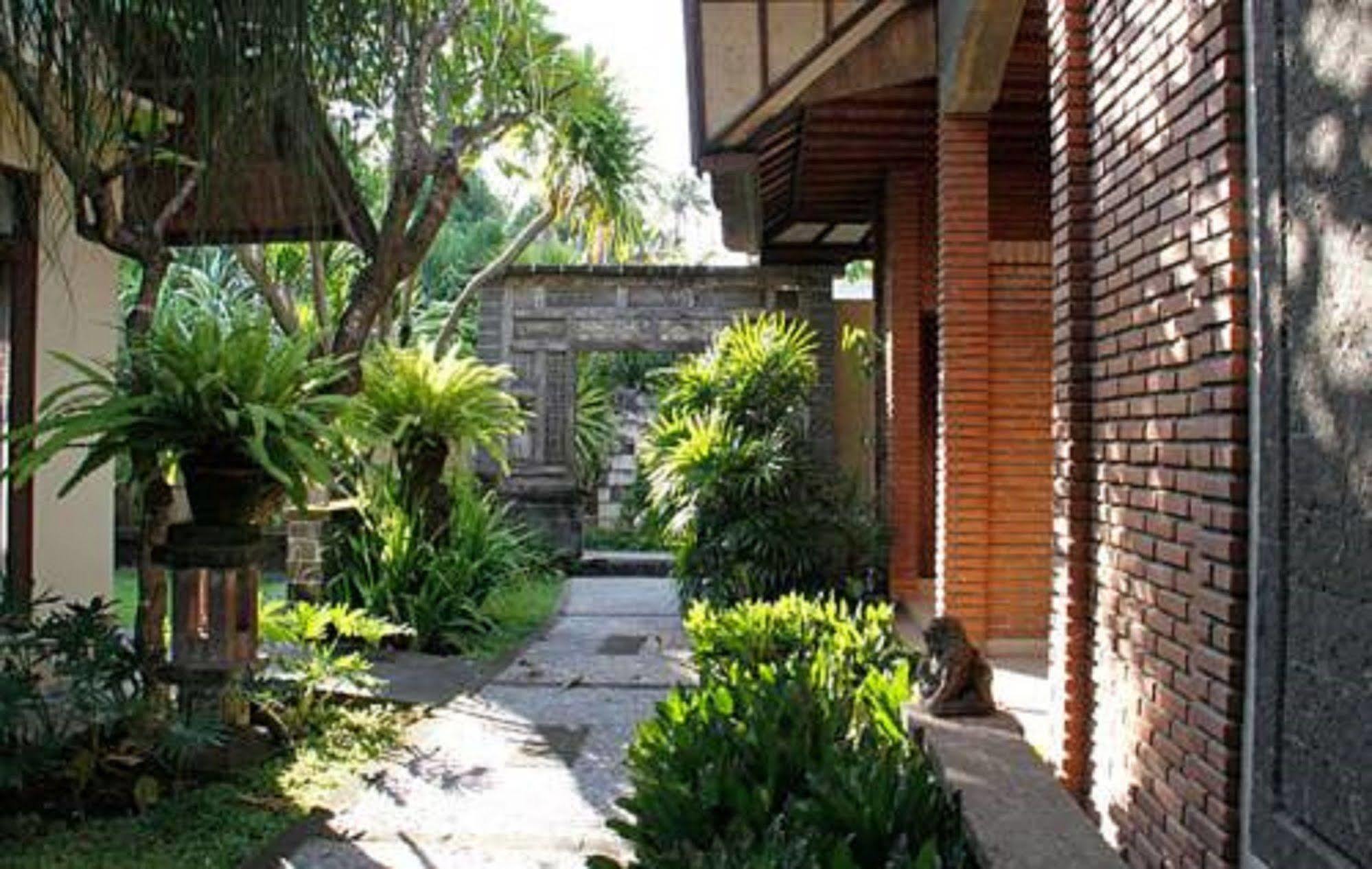 Hotel Puri Bambu Jimbaran  Exterior photo